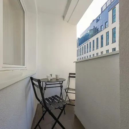 Tasteful One Bedroom Apartment By Noclegi Renters Warsaw Exterior photo