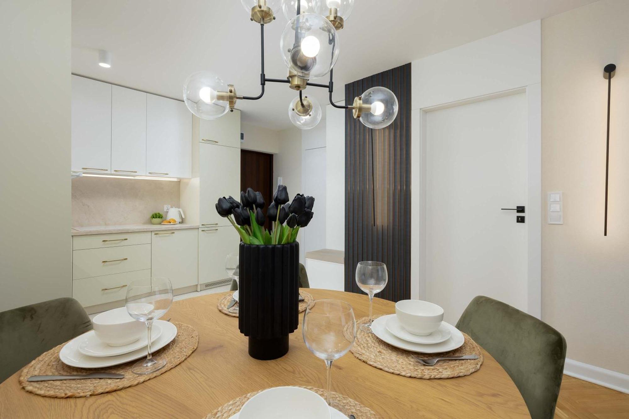 Tasteful One Bedroom By Renters * Warschau