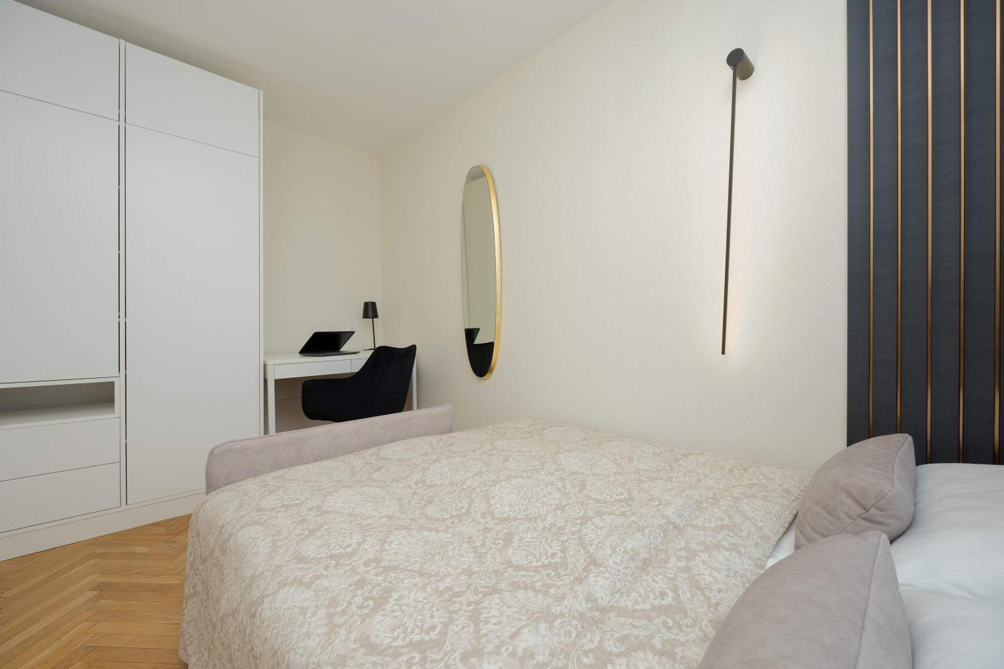 Tasteful One Bedroom By Renters Apartment *