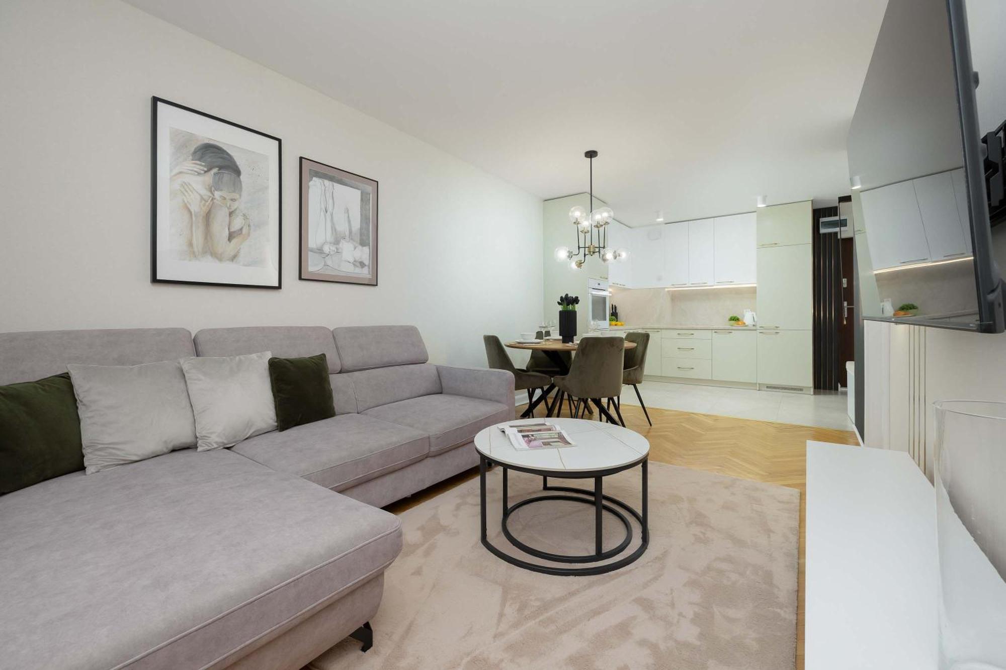 Apartment Tasteful One Bedroom By Renters Warschau