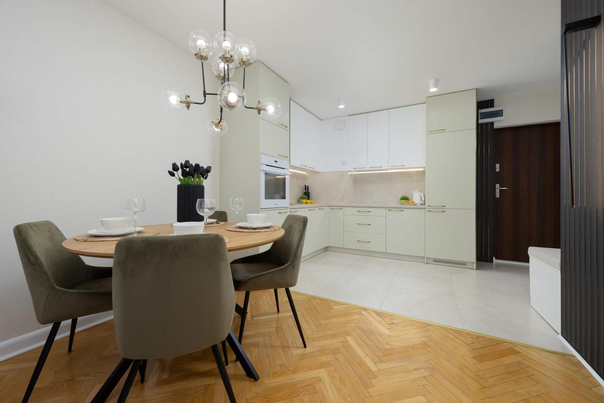 Apartment Tasteful One Bedroom By Renters Warschau
